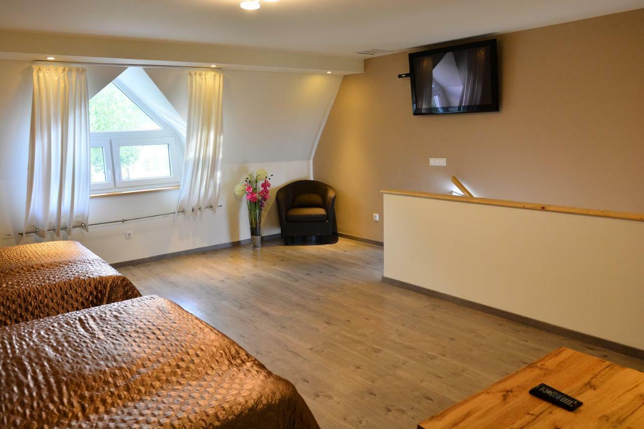 Room4U Apartment Balatonszárszó Eksteriør billede