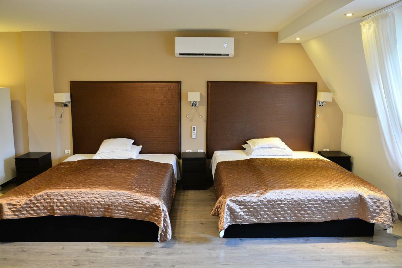 Room4U Apartment Balatonszárszó Eksteriør billede